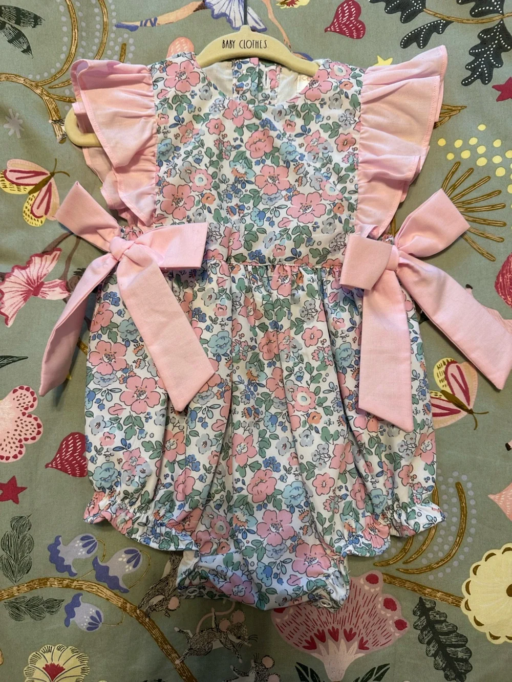 3M Floral Ruffle Bubble with Bows - Cecil & Lou